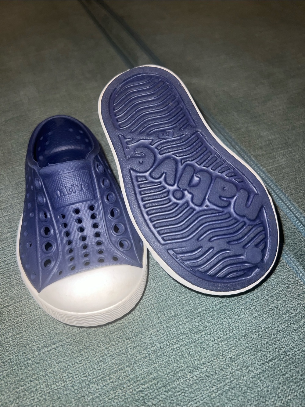 Native Kids Water Shoe in Navy and White